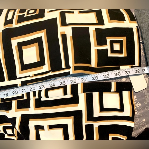 NWT - Chico’s Deco Square Print Wide Left Pants Size 1.5 Orig $99  Sell $40 - Picture 4 of 9